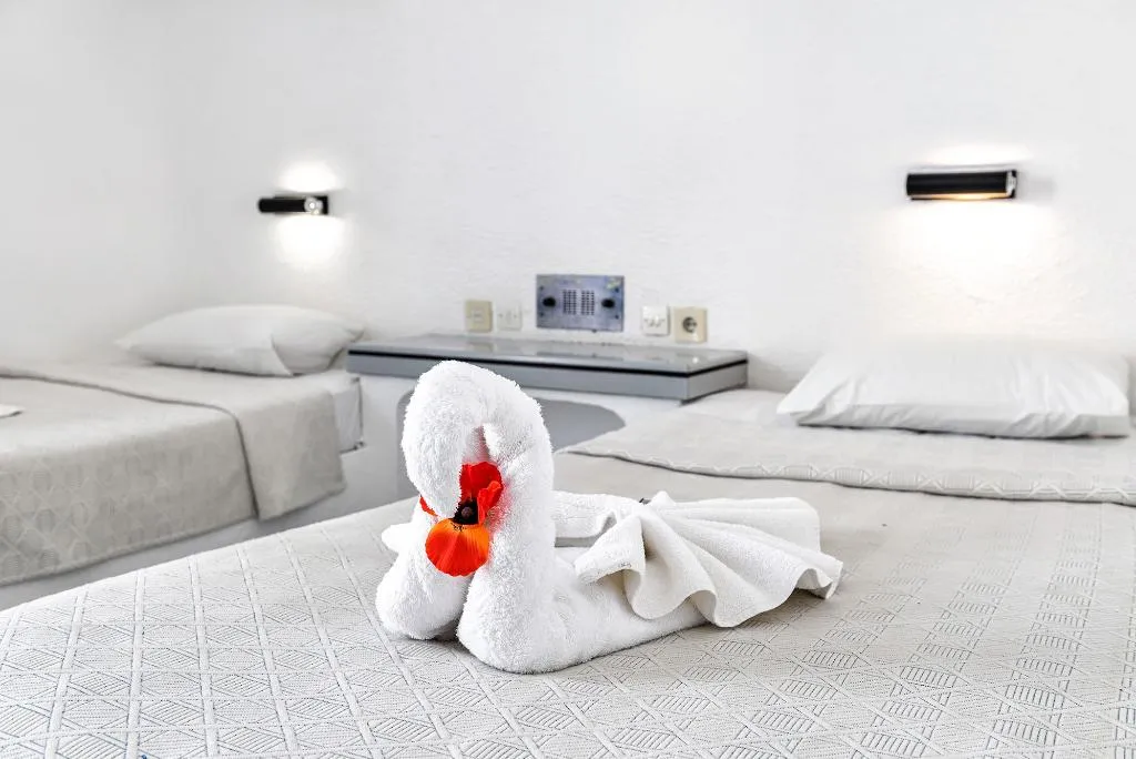 TRIPLE STANDARD Room, Iro, Crete