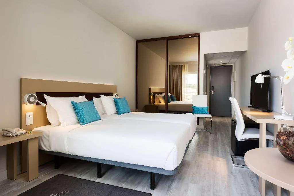 TWIN CITY VIEW Room, Tryp Lisboa Caparica Mar Hotel, Lisbon