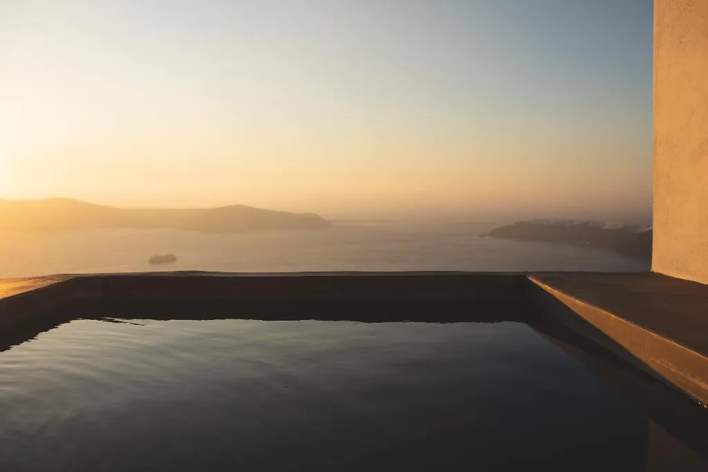 SUITE WITH PRIVATE POOL Room, Remezzo Villas, Santorini