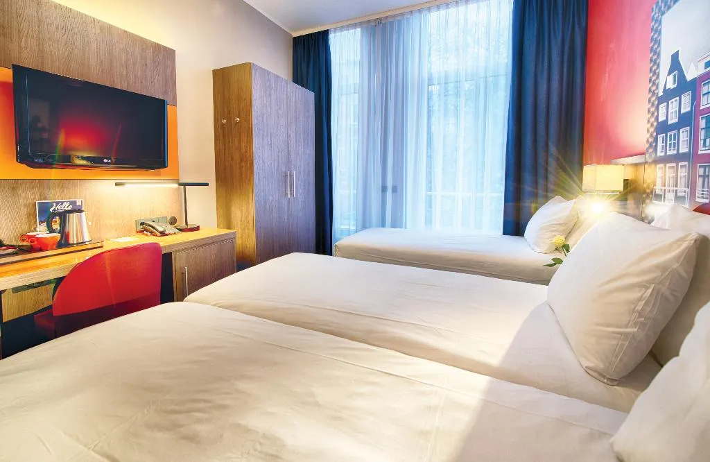 TRIPLE COMFORT Room, Leonardo Boutique Hotel Amsterdam Vondelpark, Amsterdam