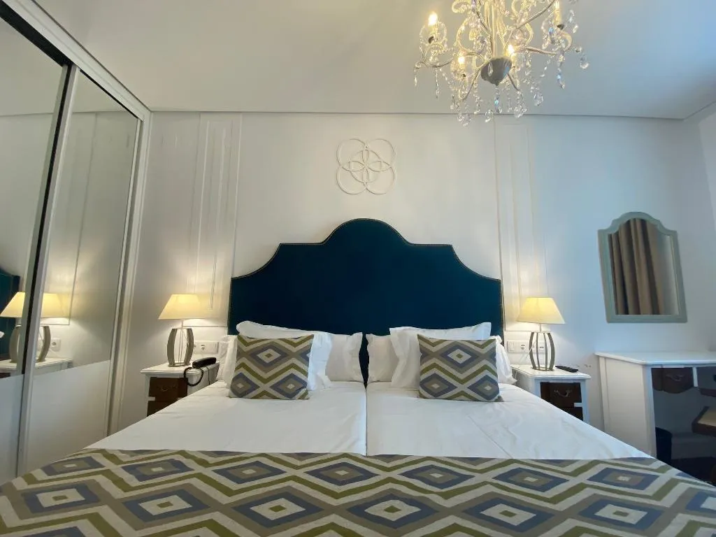Room, Derby Sevilla, Seville