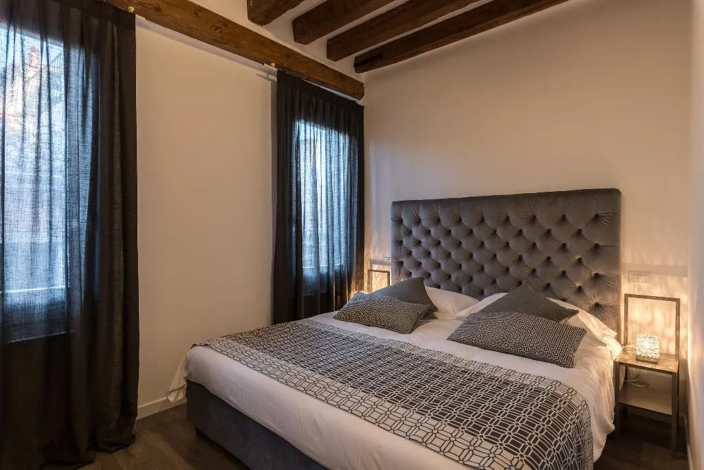 DOUBLE DELUXE Room, La Loggia Della Luna, Venice