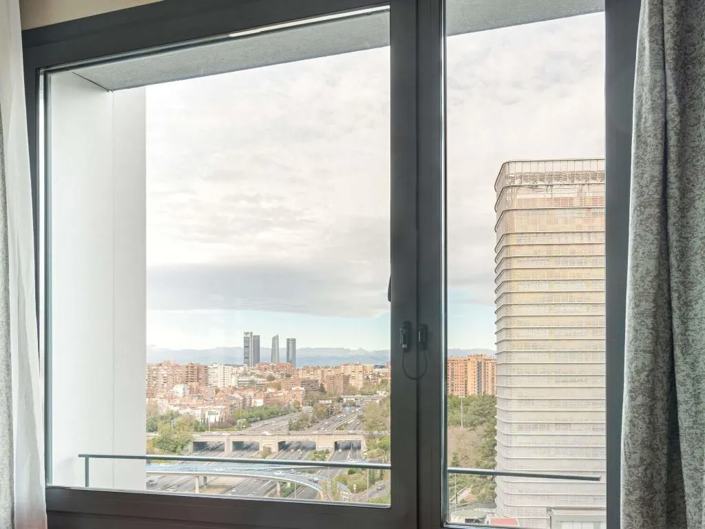DOUBLE EXECUTIVE QUEEN BED Room, Novotel Madrid City Las Ventas, Madrid