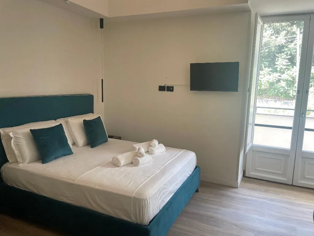 Double or Twin DELUXE ONE BED Room, Hotel Tesoro Pompeiano, Naples