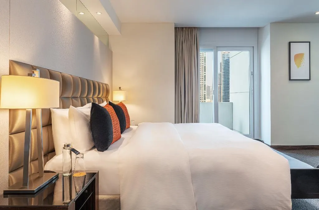 SUITE CLUB Room, voco Bonnington Dubai, Dubai