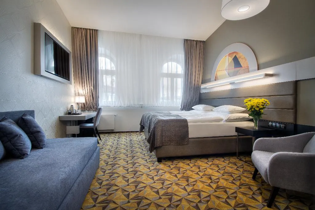 JUNIOR SUITE CAPACITY 3 Room, Essence, Prague