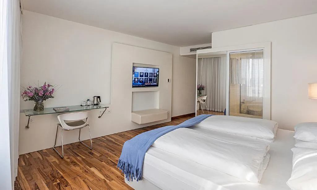 SINGLE DELUXE Room, Pestana Berlin Tiergarten City Hotel, Berlin