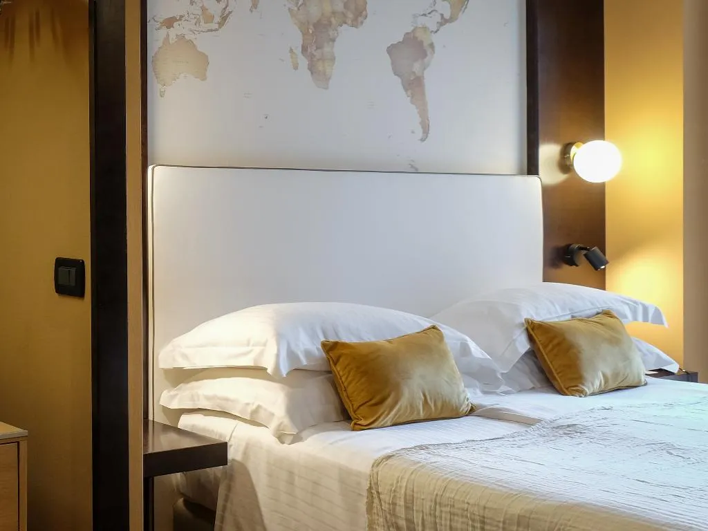 DOUBLE SUPERIOR Room, Luise, Milan