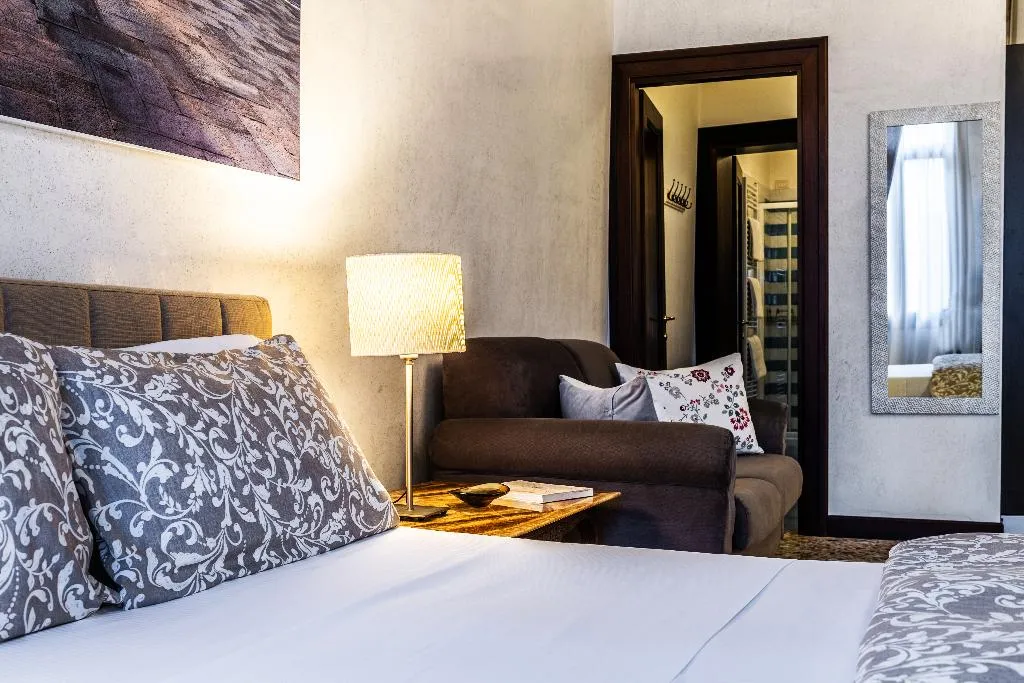 STUDIO GARDEN VIEW Room, Ca' Sant'Angelo Apartments, Venice
