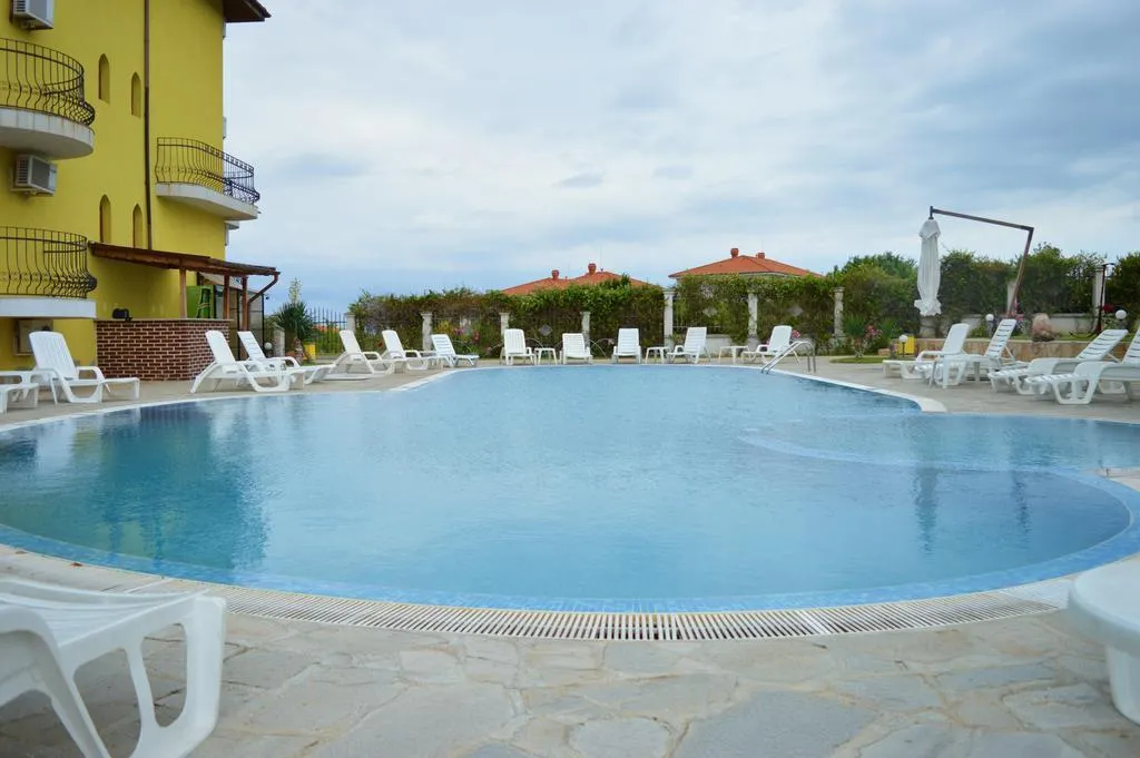 Pool, Green Hills, Bourgas