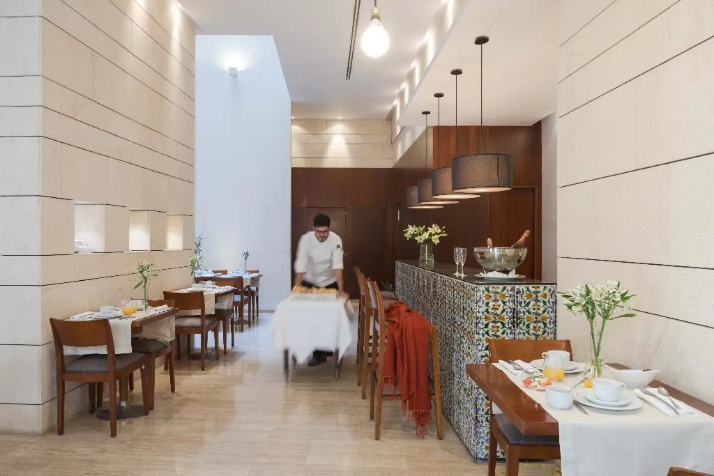 Restaurant, Rey Alfonso X, Seville