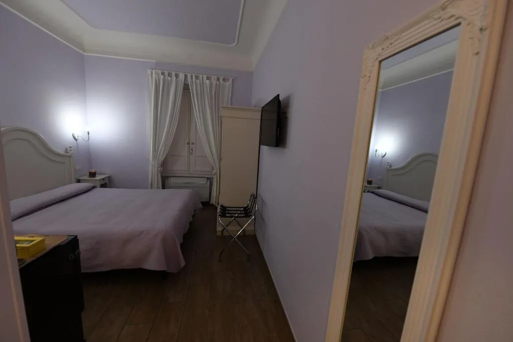 Room, Buonanotte Roma 2, Naples