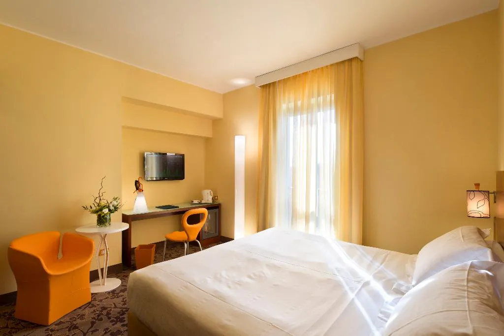 TWIN SUPERIOR Room, UNA HOTELS Mediterraneo Milano, Milan
