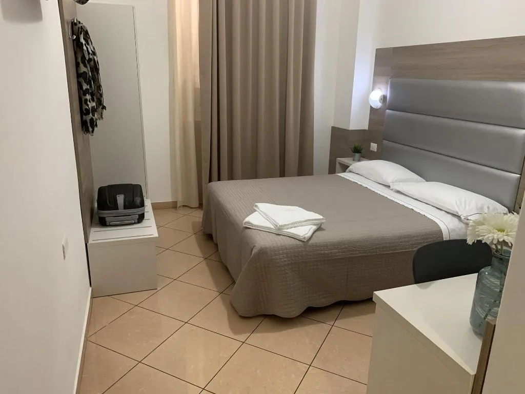Room, Hotel Siro, Milan
