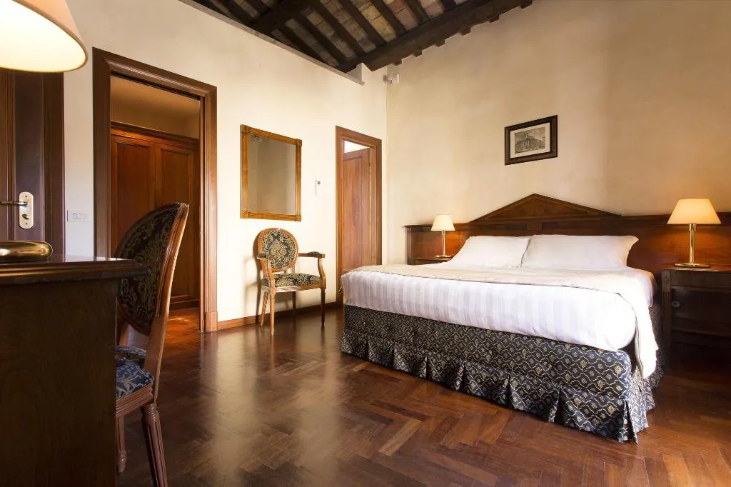 Room, Teatro Pace 33, Rome