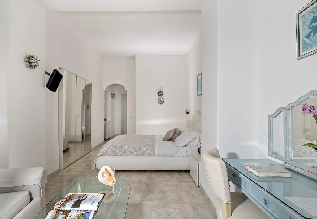 Room, La Floridiana, Naples