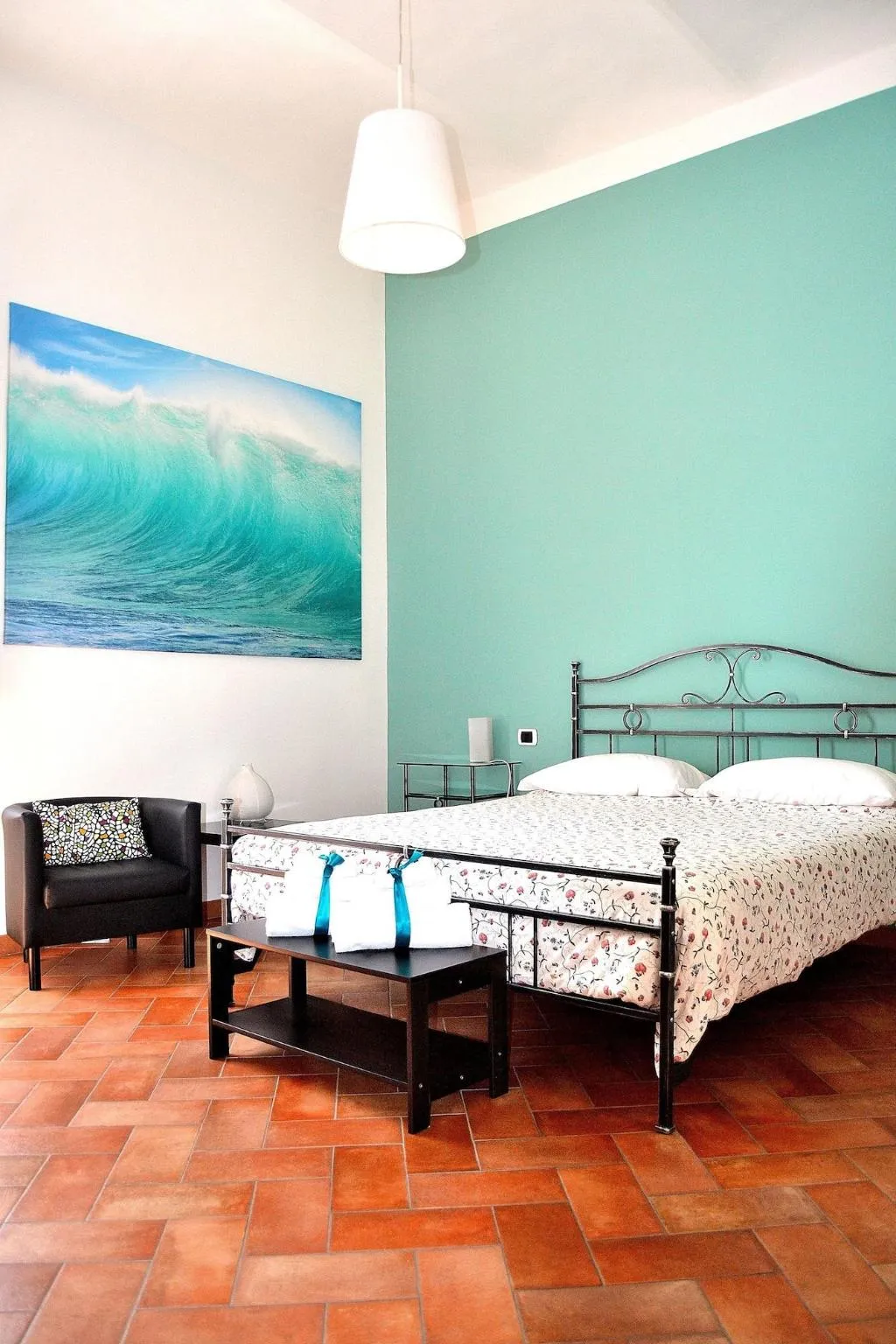 Room, Chez Moi, Florence