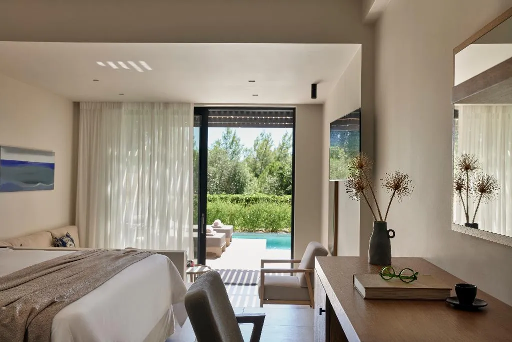 JUNIOR SUITE WITH PRIVATE POOL Room, Celestial All Suites, Kefallinia