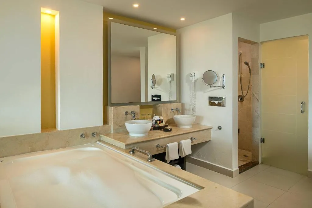 STUDIO WITH JACUZZI Room, Hotel Marina El Cid Spa&Beach Resort All Inclusive, Cancun Area