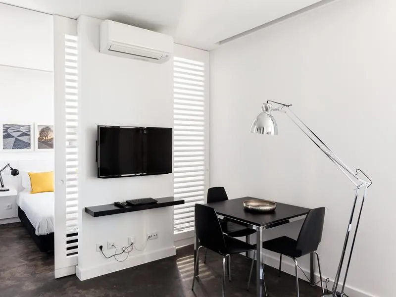 STUDIO RIVER VIEW Room, Hello Lisbon Santa Apolonia Apartments, Lisbon