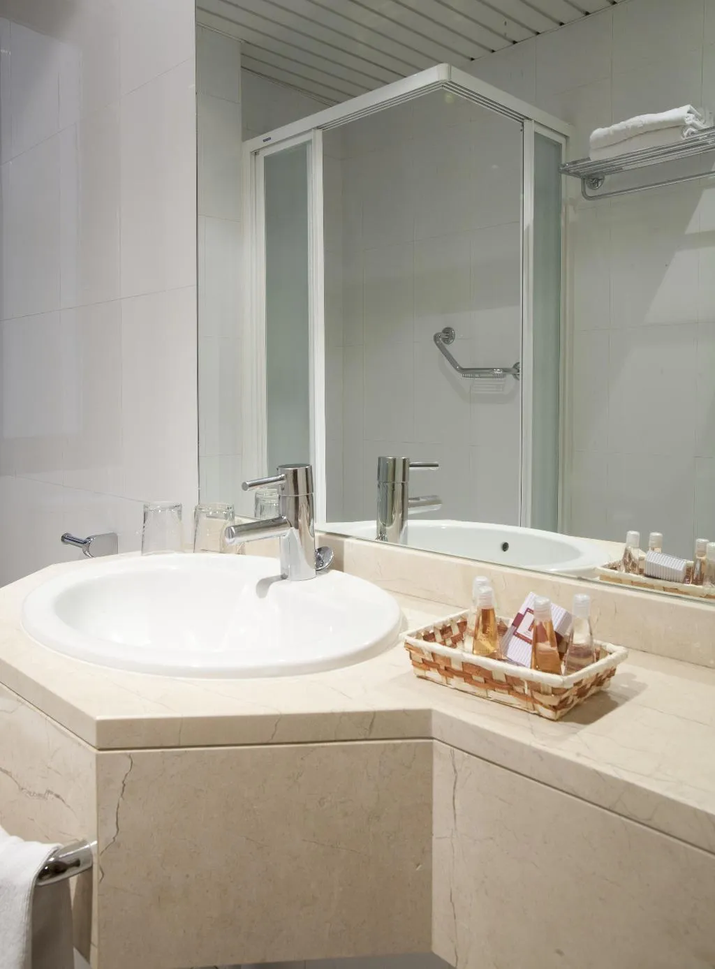 SUITE STANDARD Room, Regente, Madrid