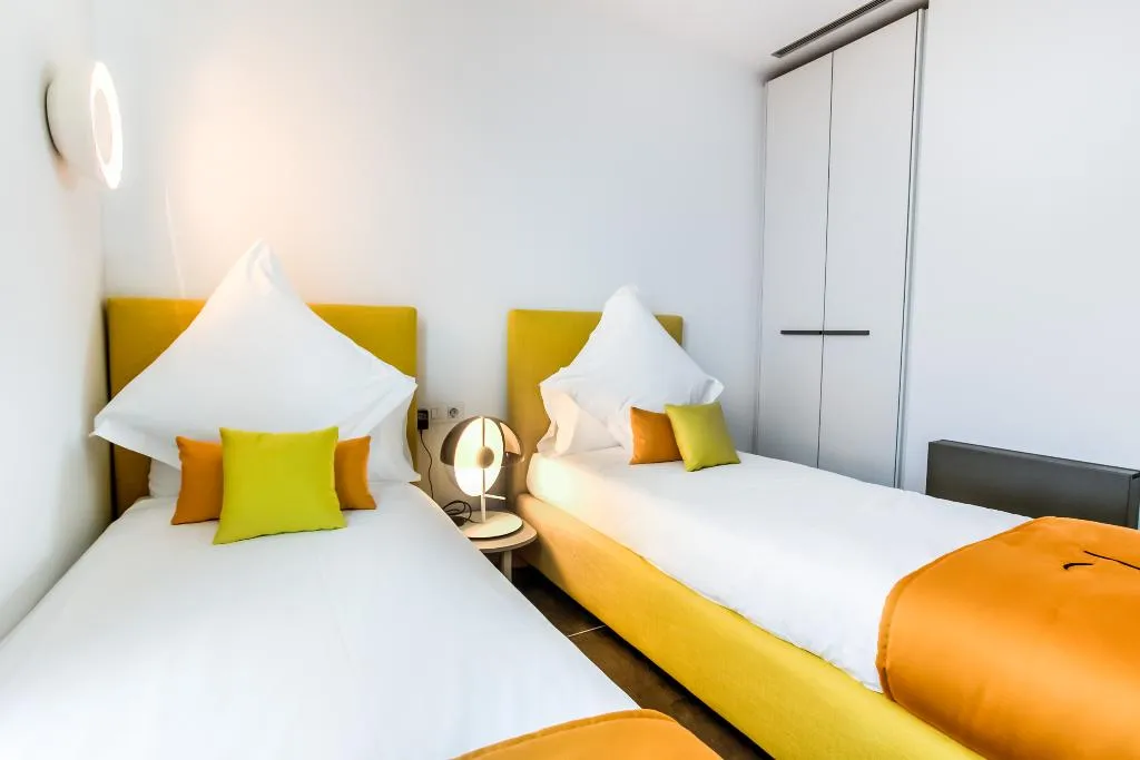 APARTMENT THREE BEDROOMS Room, Cosmo Apartments Sants, Barcelona
