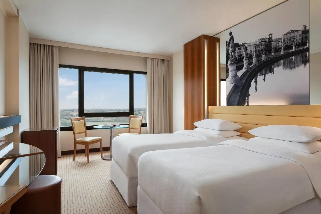 TWIN SUPERIOR Room, Sheraton Padova Hotel & Conference Center, Venice