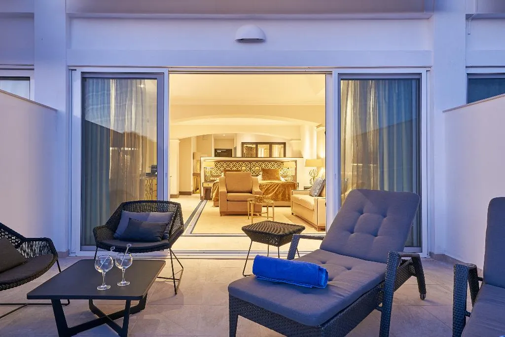 SUITE OCEAN FRONT ONE BEDROOM Room, Dona Filipa Hotel, Algarve