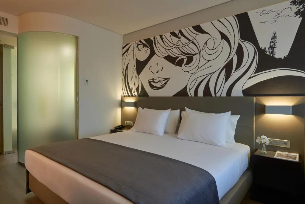 Room, Timbre Heroismo, Porto