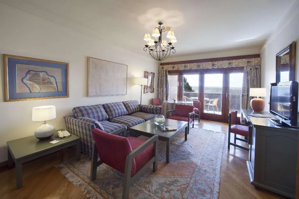 JUNIOR SUITE STANDARD Room, Parador de Segovia, Madrid