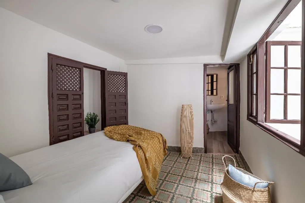 APARTMENT CAPACITY 7 THREE BEDROOMS Room, Libere Malaga la Merced, Costa Del Sol