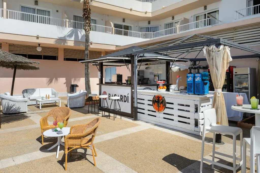 Bar, Vibra Tropical Garden Apartamentos, Ibiza