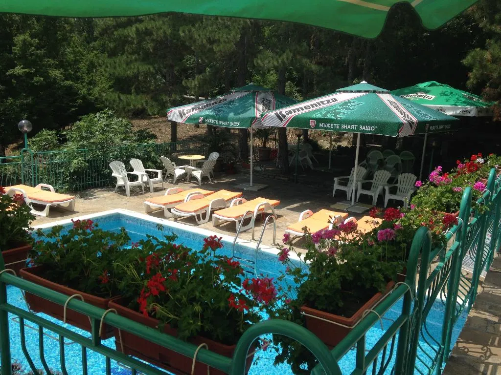 Pool, Zora, Bourgas