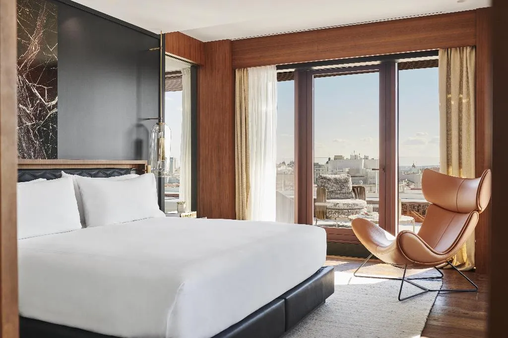 SUITE STANDARD Room, Thompson Madrid, part of Hyatt, Madrid