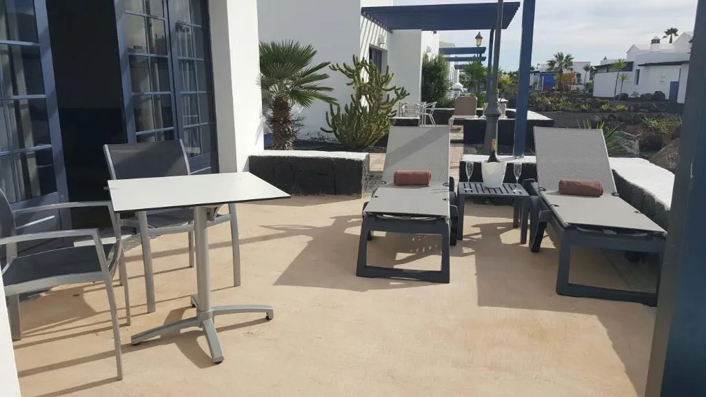 VILLA CAPACITY 4 TWO BEDROOMS Room, Vik  Coral Beach, Lanzarote