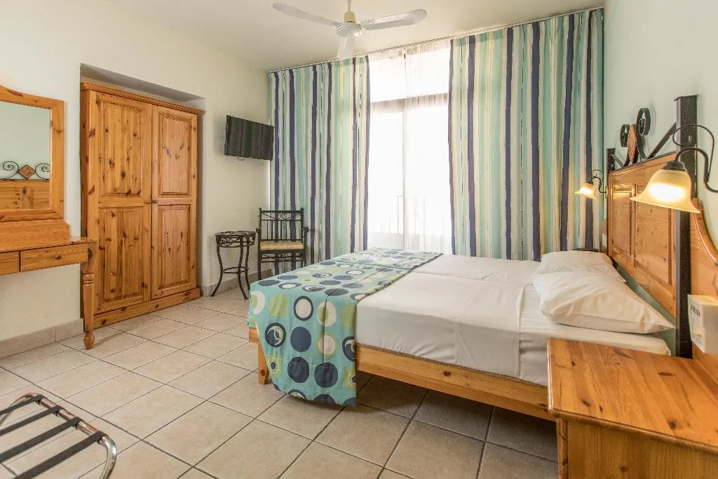 SINGLE STANDARD Room, Sunflower, Malta