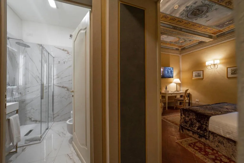 DOUBLE SUPERIOR Room, Palazzo San Niccolo, Florence