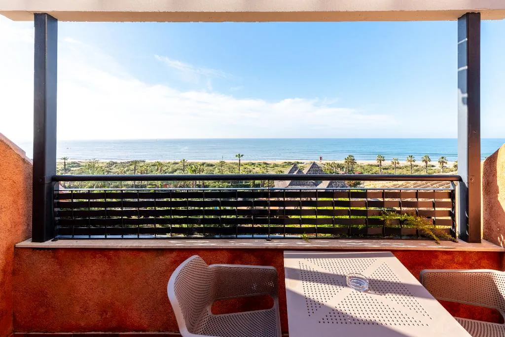 JUNIOR SUITE SEA VIEW CAPACITY 4 Room, Puerto Antilla Grand Hotel, Costa De La Luz