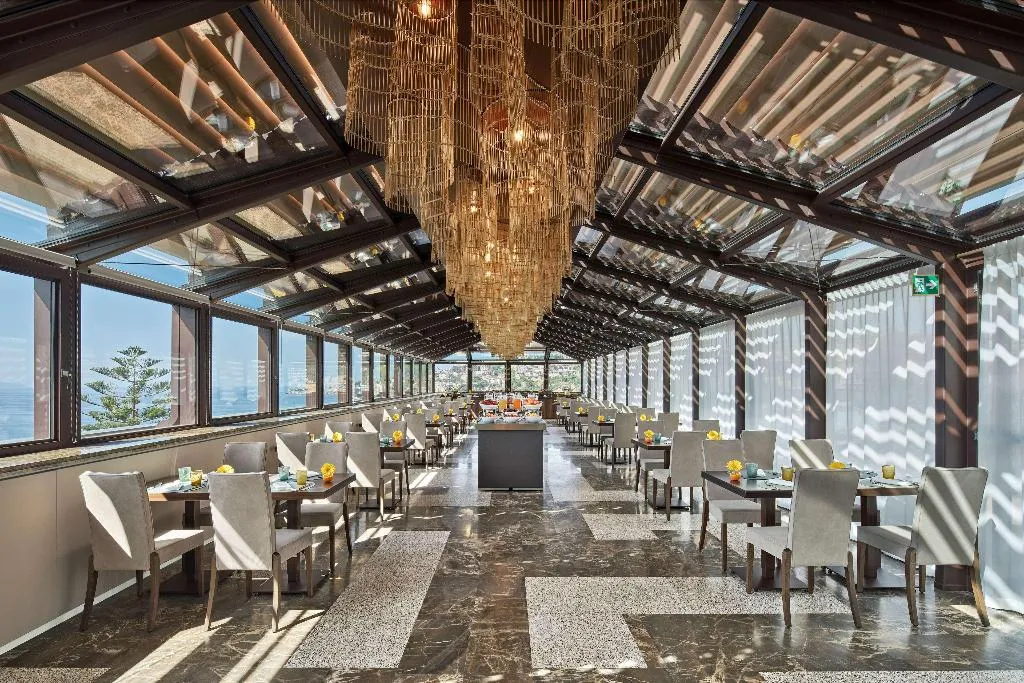 Restaurant, de Bonart Naples-Curio Collection by Hilton, Naples