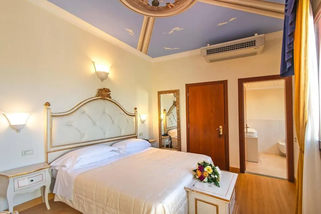 TWIN SUPERIOR Room, Porta Faenza, Florence