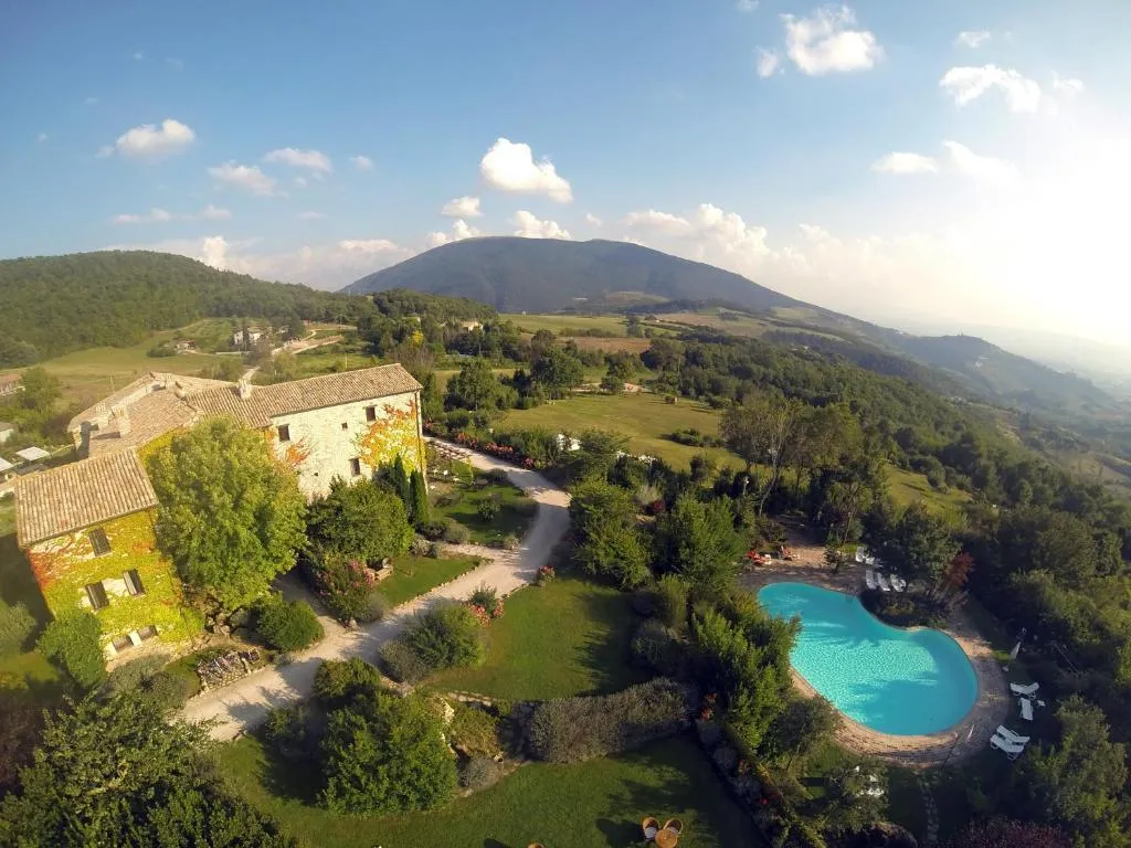 Pool, Castello di Petrata, Perugia