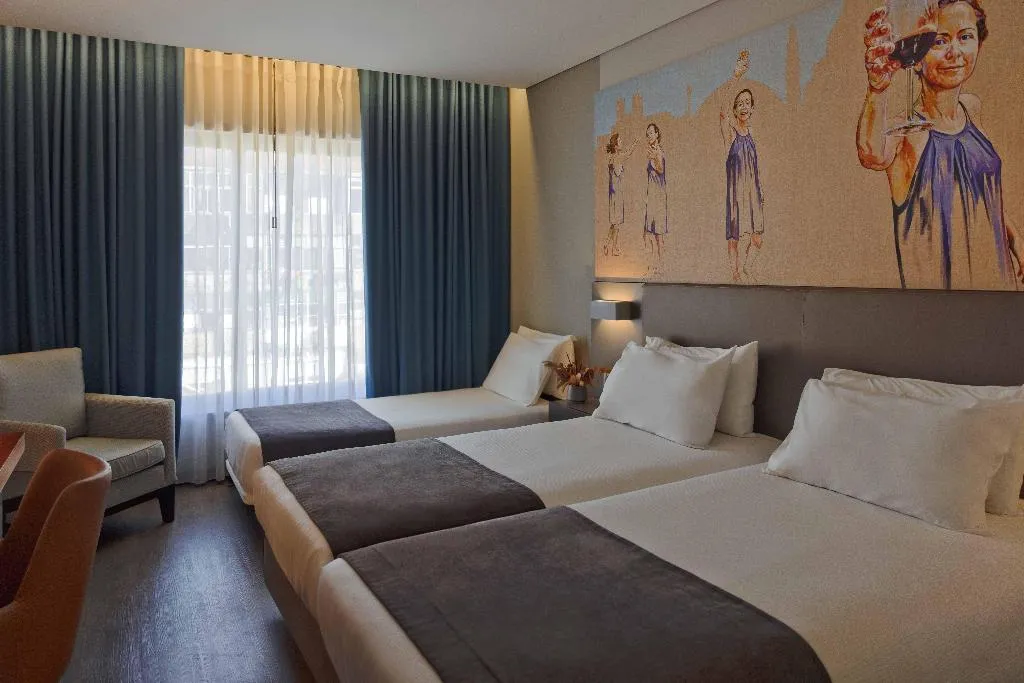 TRIPLE STANDARD Room, Timbre Heroismo, Porto