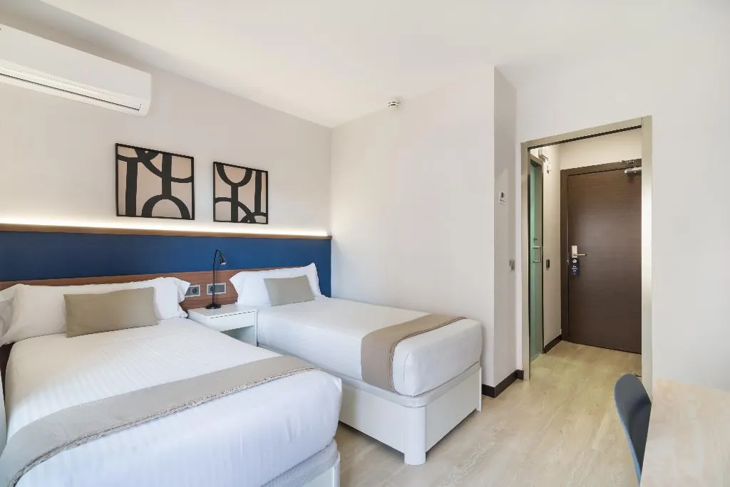 DOUBLE SINGLE USE WITH BALCONY Room, Roisa Hostal Boutique, Madrid