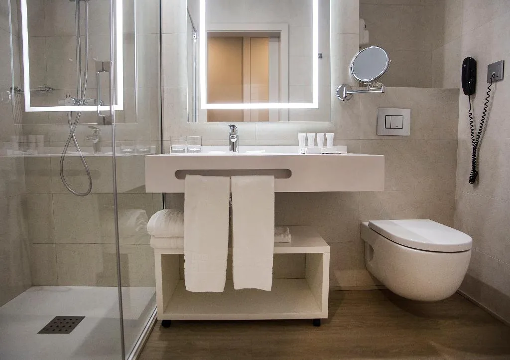 TRIPLE PREMIUM Room, America Sevilla, Seville