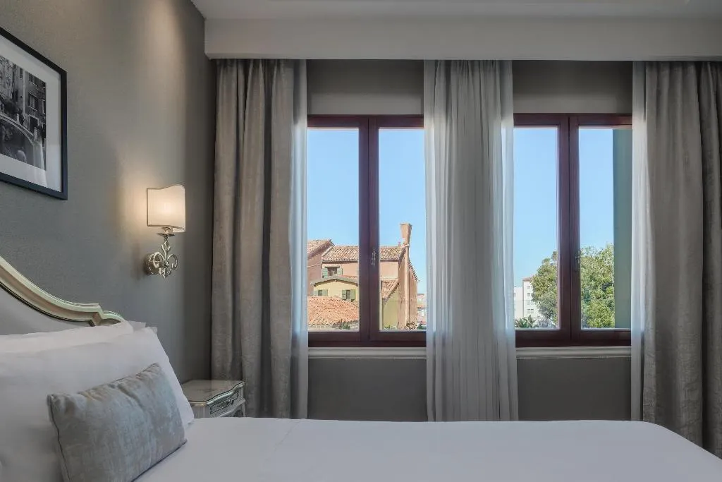 Room, Hotel Olimpia Venice, BW Signature Collection, Venice