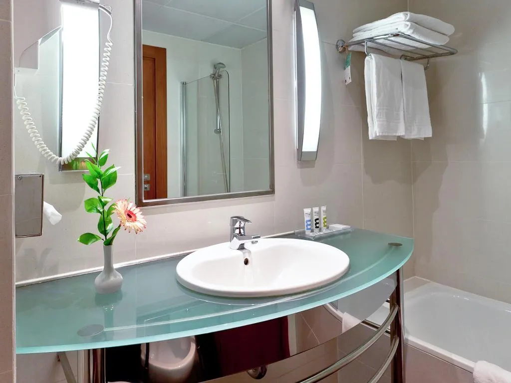 Room, Mercure Lisboa Hotel, Lisbon
