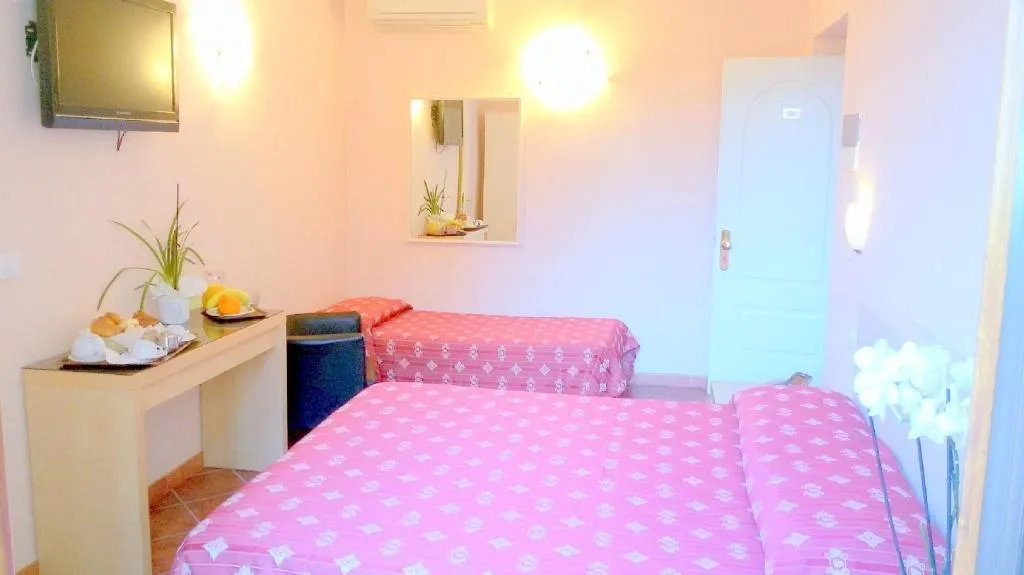 Room, Rita Major, Florence