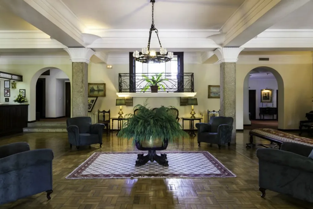 Lobby, Urgeiriça, Porto