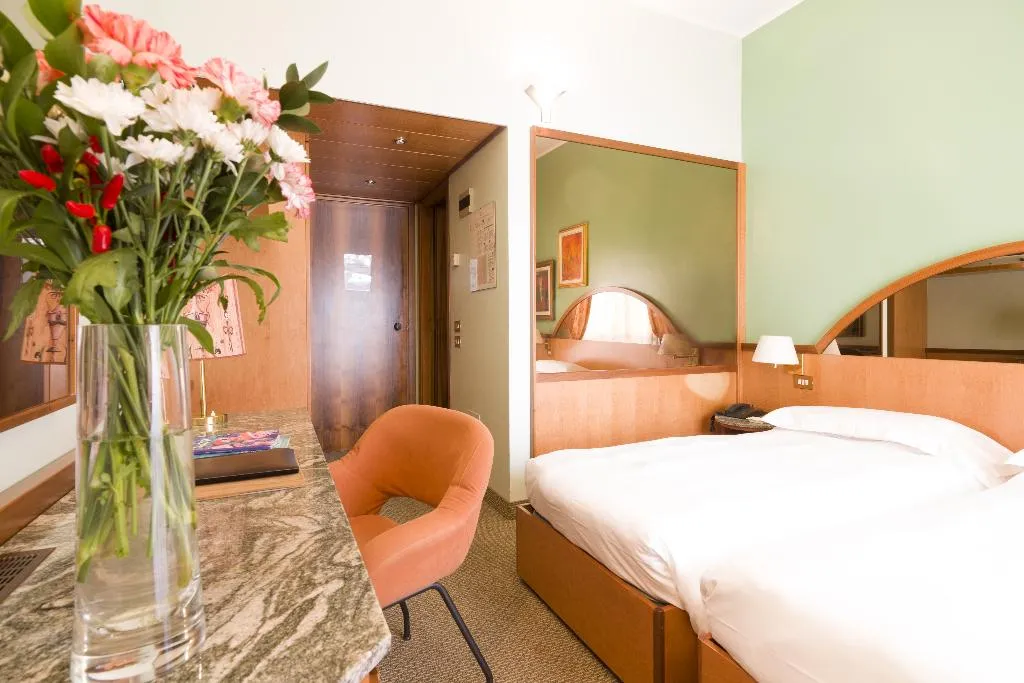 TWIN STANDARD Room, Carrobbio, Milan