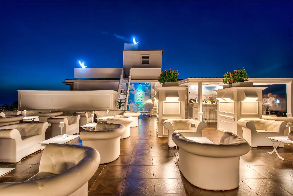 Bar, Majestic Palace, Naples